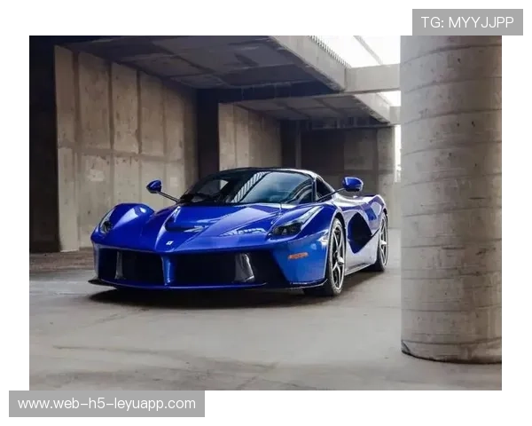 赛车高速扭力打滑，车尾像随时会飞