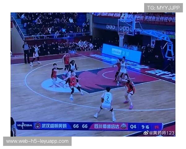 球队在防守回合中稳固配合减少对手空位机会,防守有球队员的环节 球队在防守回合中稳固配合减少对手空位机会,防守有球队员的环节