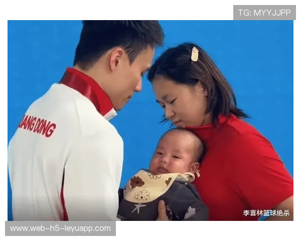 泪目!全红婵为谢思埸带娃一幕曝光:师哥夺冠,婵宝抱娃好暖心 泪目!全红婵为谢思埸带娃一幕曝光:师哥夺冠,婵宝抱娃好暖心